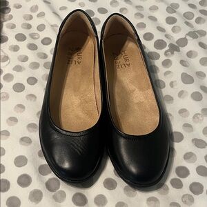Naturalizer Black Leather Flats